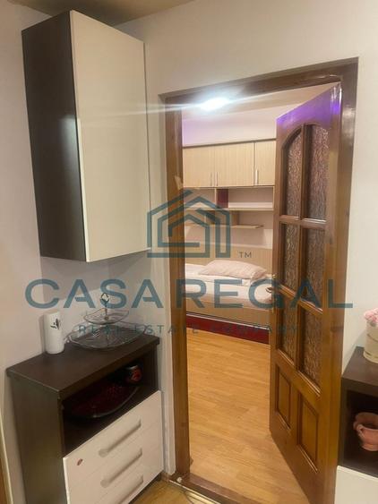 Apartament cu 3 camere decomandat, mobilat în Decebal