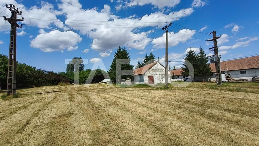 Spațiu industrial, de 8,000 mp, în Săliștea