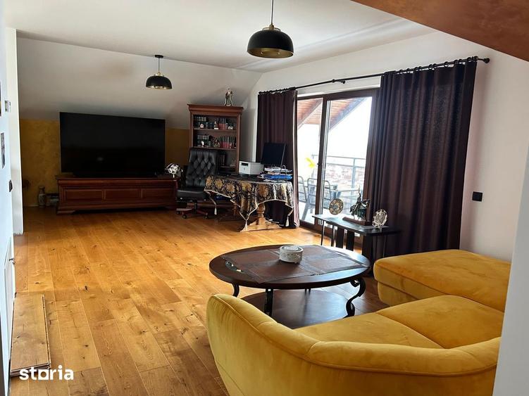 Vand apartament 4 camere + terasa generoasa - 1