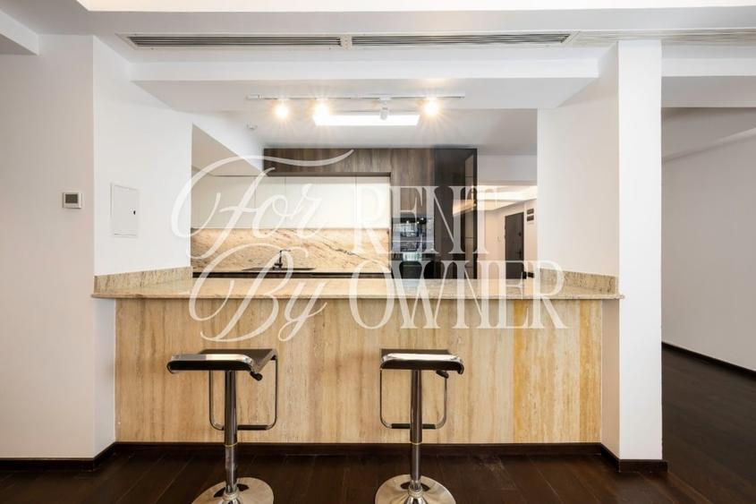 Apartament cu 4 camere decomandat în Herăstrău