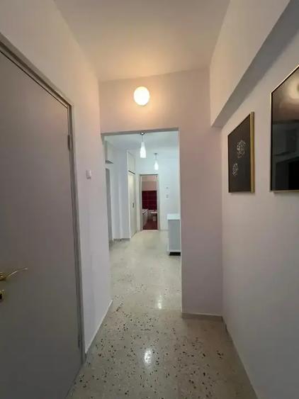 Apartament cu 3 camere semidecomandat, mobilat în Vatra Luminoasă