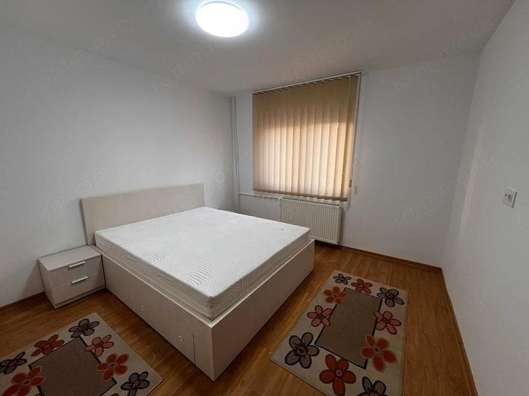 Apartament cu 3 camere decomandat în Uverturii