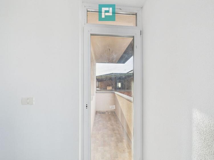 Penthouse cu 2 camere decomandat în Chișoda