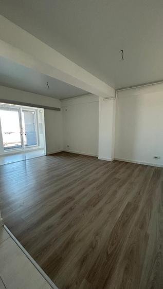 Apartament cu 3 camere semidecomandat în Albert