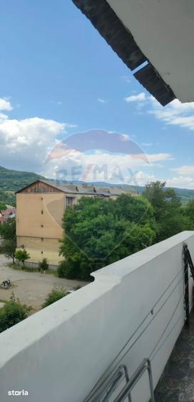 Apartament cu 3 camere de vanzare in zona Sud-Est - 2