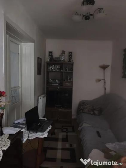 Casă cu 5 camere în Iris