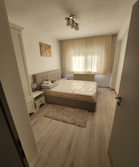 Apartament cu 2 camere decomandat, mobilat în Central