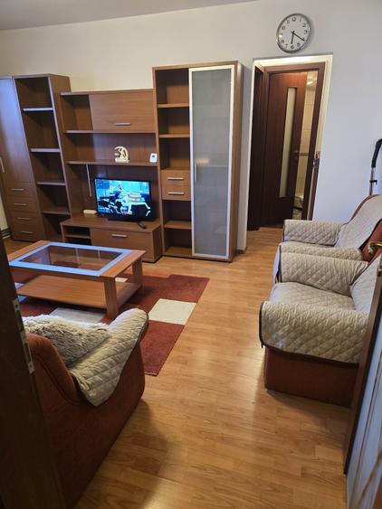 Casă cu 2 camere decomandat în Noua