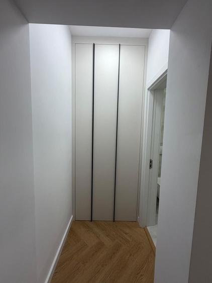 Apartament cu 3 camere decomandat în Lahovari