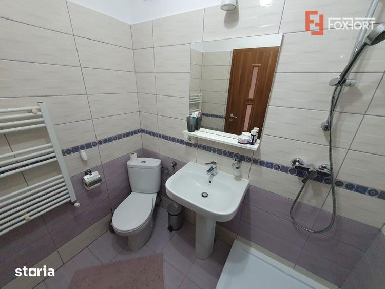 Apartament cu 3 camere, mobilat în Plopi