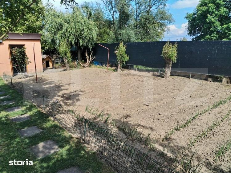 Casă cu 5 camere cu Teren 1241 Mp în Păulești