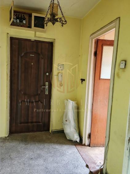 Apartament cu 3 camere semidecomandat în Uverturii