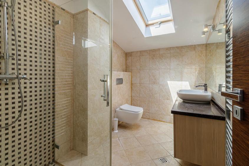 Apartament cu 4 camere decomandat în Kiseleff