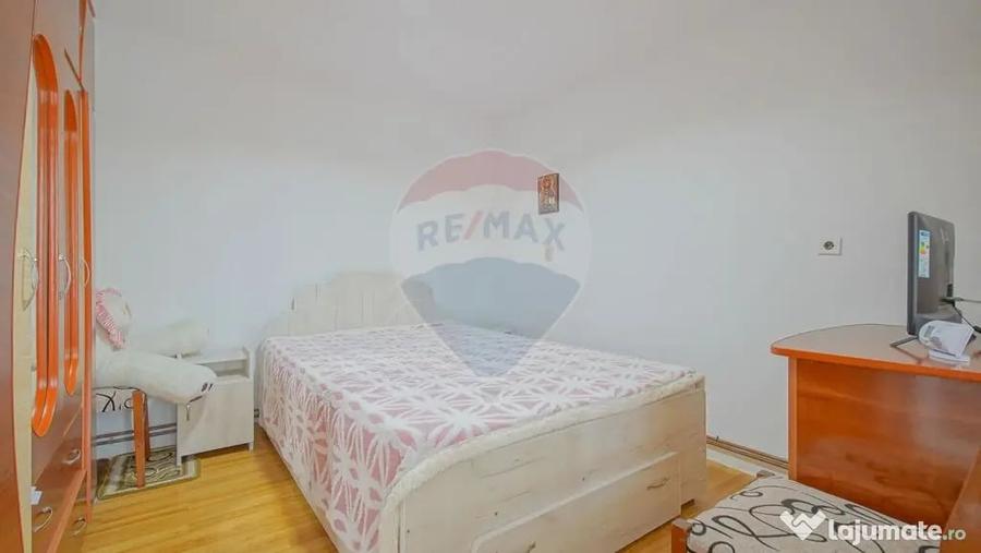 Casă cu 7 camere cu Teren 168 Mp în Central