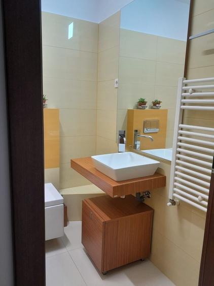 Apartament cu 3 camere decomandat, mobilat în Calea Călărașilor