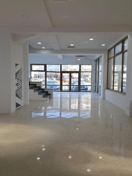 Spațiu comercial, de 300 mp, în Iosia