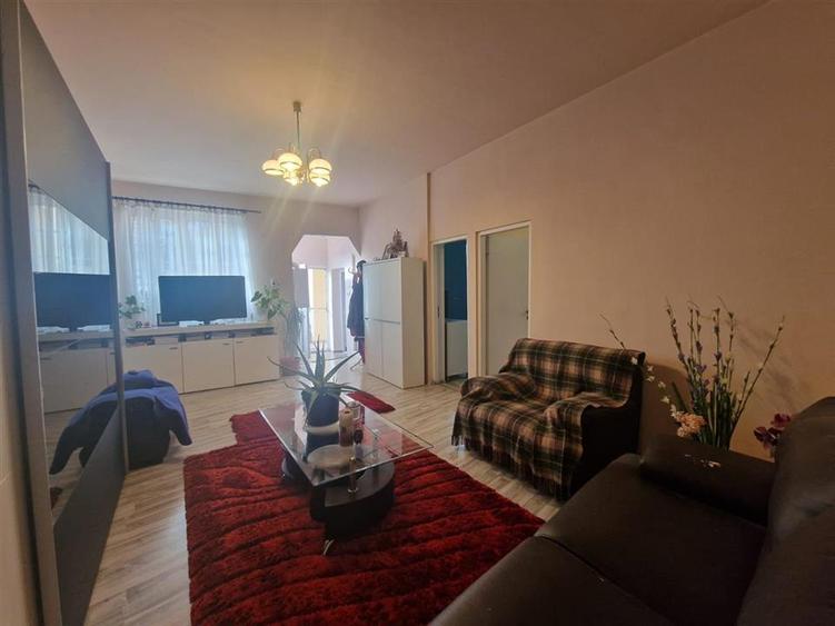 Casă cu 3 camere cu Teren 243 Mp în Central