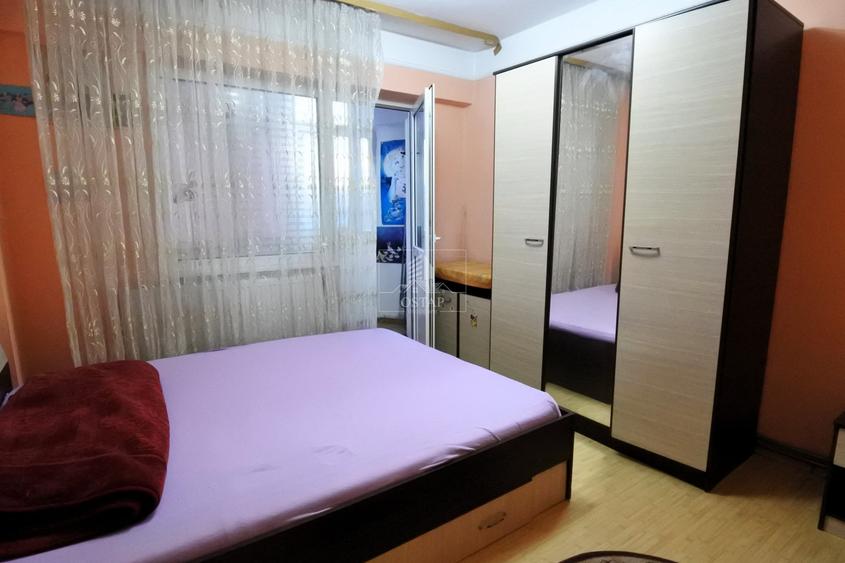 Apartament cu 3 camere decomandat în Republicii