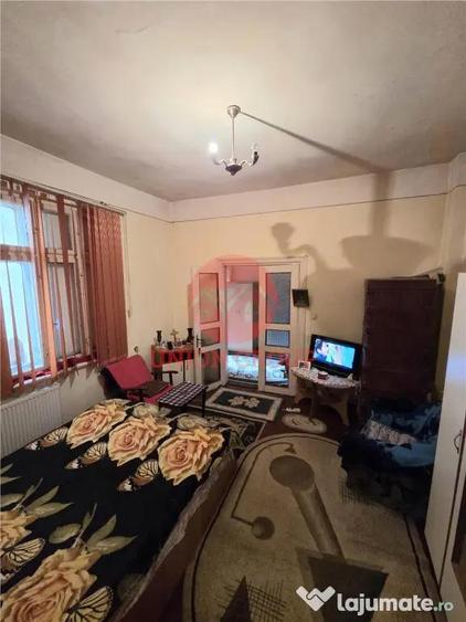 Casă cu 1 camere cu Canalizare în Central