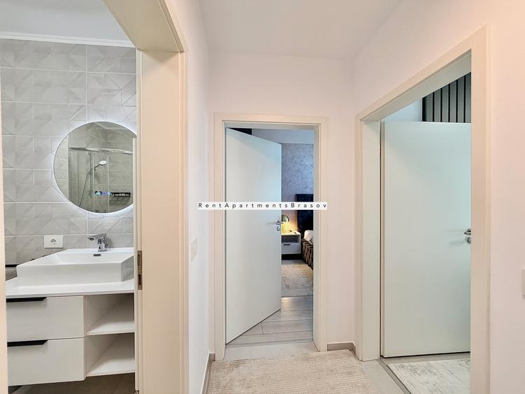 Apartament cu 3 camere decomandat în Tractorul
