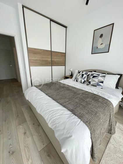 Apartament cu 2 camere decomandat în Baza 3
