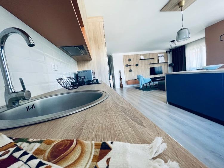 Apartament cu 2 camere decomandat, mobilat în Torontalului