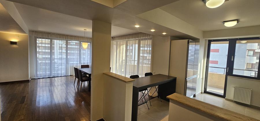 Apartament cu 4 camere decomandat în Barbu Văcărescu