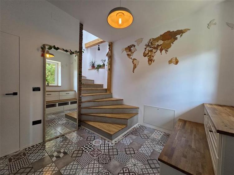 Casă cu 3 camere cu Canalizare în Ultracentral