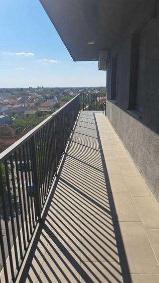 Apartament cu 3 camere decomandat în Exterior Vest