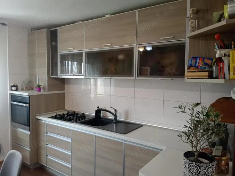Apartament cu 4 camere decomandat în Ultracentral