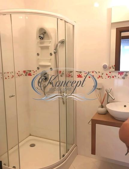 Apartament cu 4 camere semidecomandat, mobilat în Bună Ziua