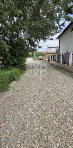 Casă individuală cu 5 camere cu Canalizare în Central