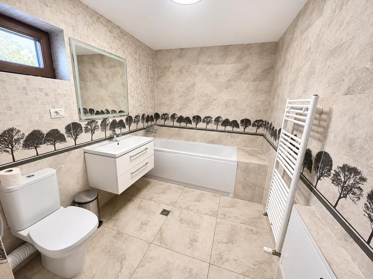 Apartament cu 3 camere decomandat în Domenii