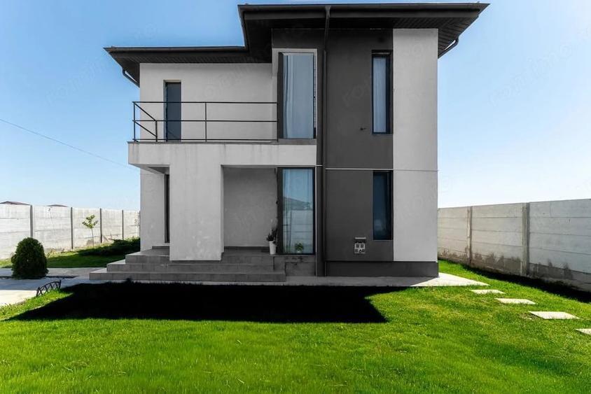 Casă cu 7 camere cu Teren 463 Mp în Dragomirești-Deal