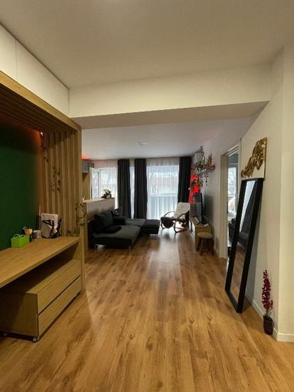 Apartament cu 2 camere semidecomandat, mobilat în Giurgiului