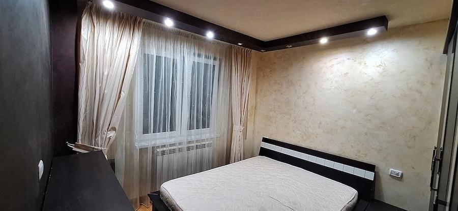 Apartament cu 3 camere semidecomandat în Apărătorii Patriei
