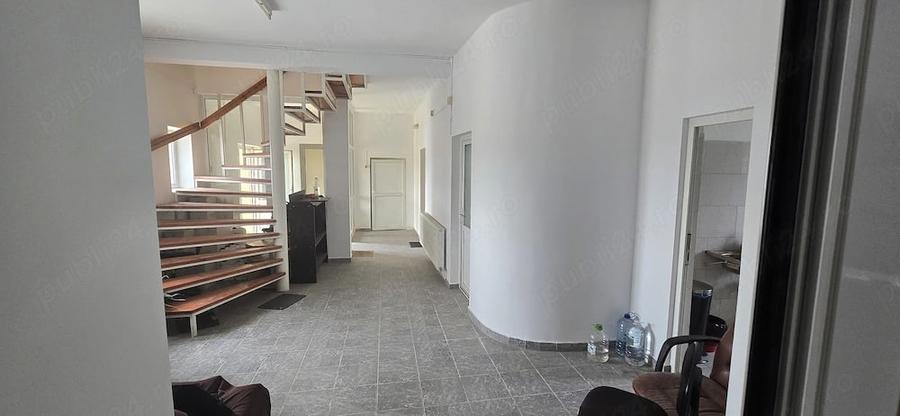 Spațiu comercial, de 380 mp, în Blejoi