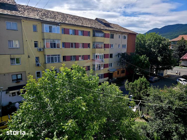 Apartament cu 2 camere decomandat în Precista