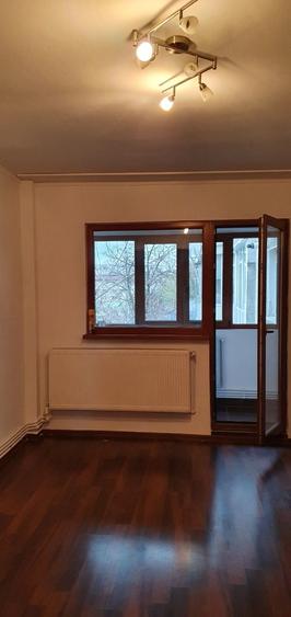 Apartament decomandat în Micro 19