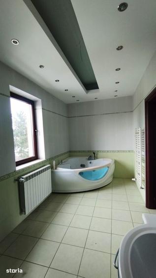 Casă cu Teren 1130 Mp în Central