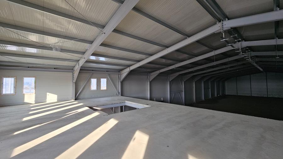 Spațiu industrial, de 1,300 mp, în Balotești