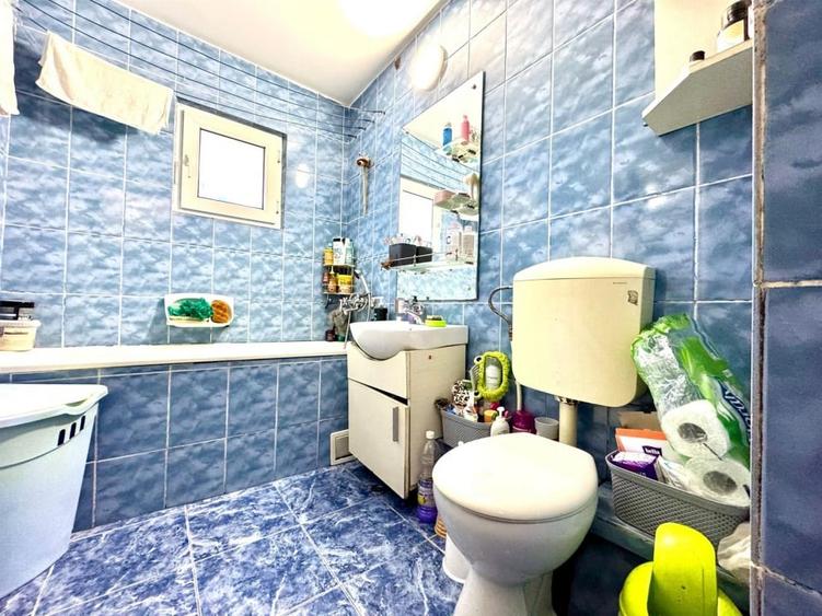 Apartament cu 2 camere decomandat în Între Lacuri