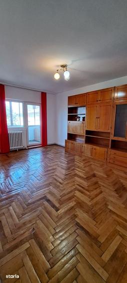 Apartament cu 3 camere decomandat în Progresul — fotografia 1
