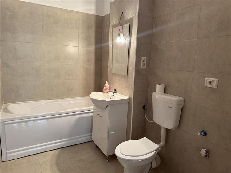 Apartament cu 2 camere decomandat în Sânpetru