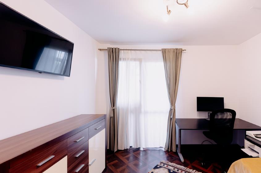 Apartament cu 2 camere semidecomandat, mobilat în Titan