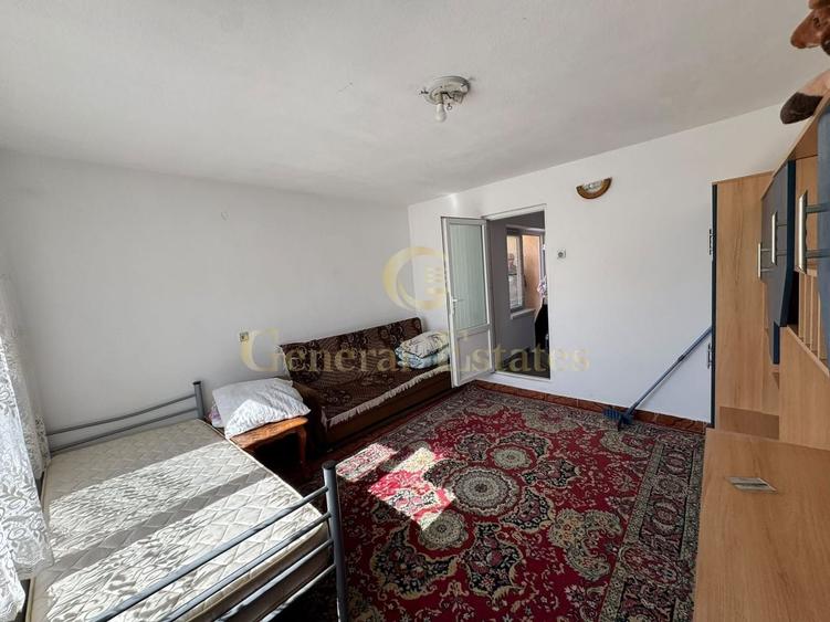 Casă individuală cu 4 camere cu Teren 120 Mp în Stupini