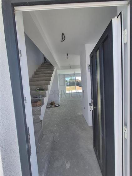 Duplex cu 3 camere cu Teren 330 Mp în Moșnița Nouă