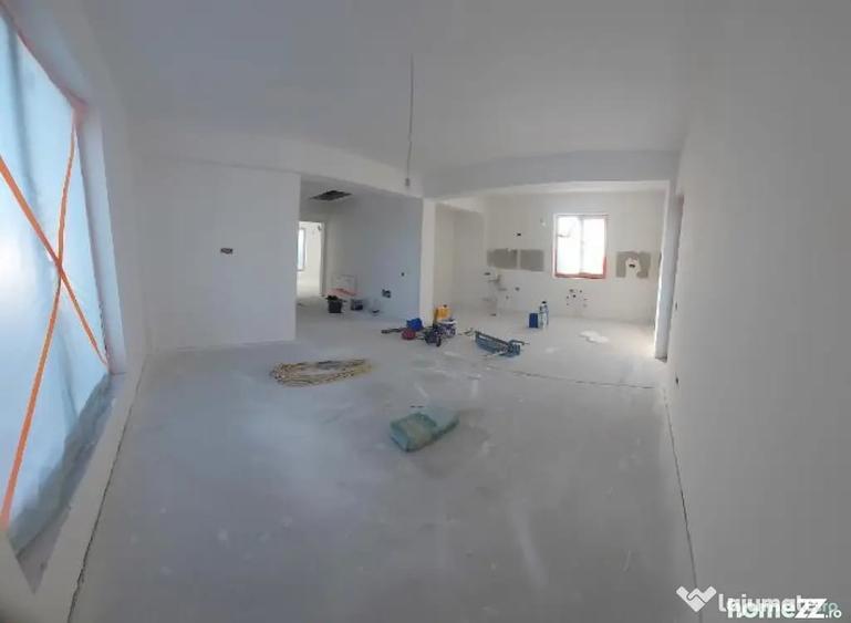 Casă cu 4 camere cu Teren 400 Mp în Central