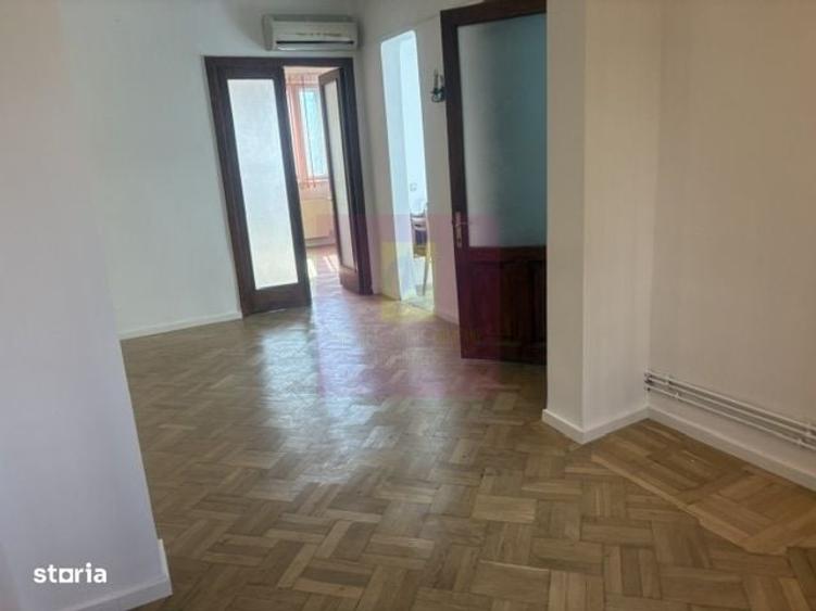 Apartament cu 3 camere în Cotroceni