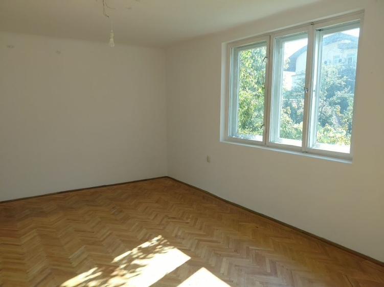 Casă cu 4 camere cu Teren 100 Mp în Gheorgheni
